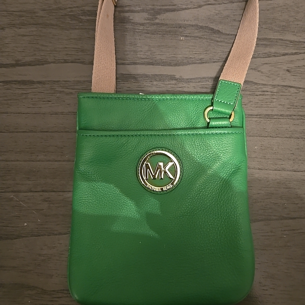 Michael Kors Fulton Green Leather Cross-body Swing-pack Bag